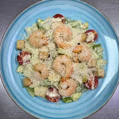 Salată Caesar cu creveți/somon